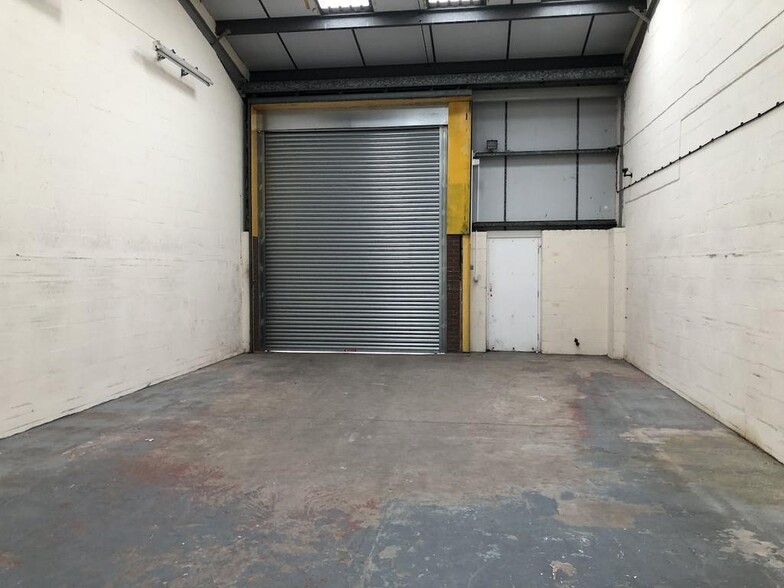 Unit 7, Dewsbury Road, Stoke On Trent to rent - Building Photo - Image 2 of 5