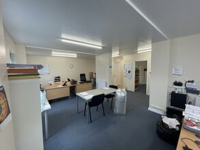 3 Ferro Fields, Brixworth to rent Interior Photo- Image 2 of 2