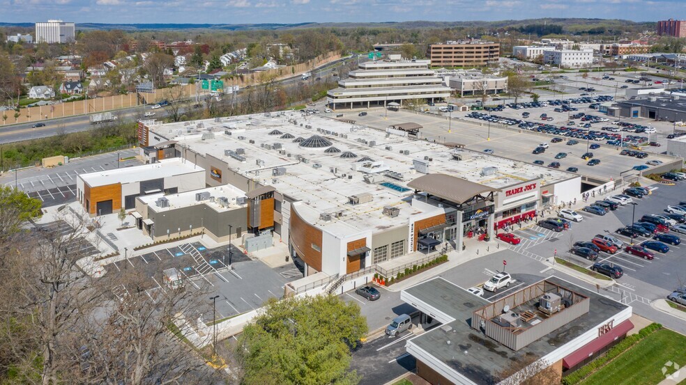 800 Kenilworth Dr, Towson, MD for sale - Primary Photo - Image 1 of 1