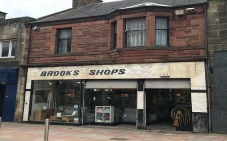 16 High Street, Carluke to rent Primary Photo- Image 1 of 2