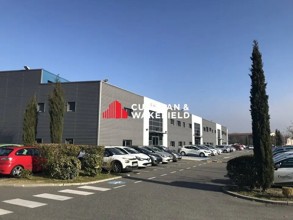 Light Industrial in Toulouse to rent Building Photo- Image 1 of 8