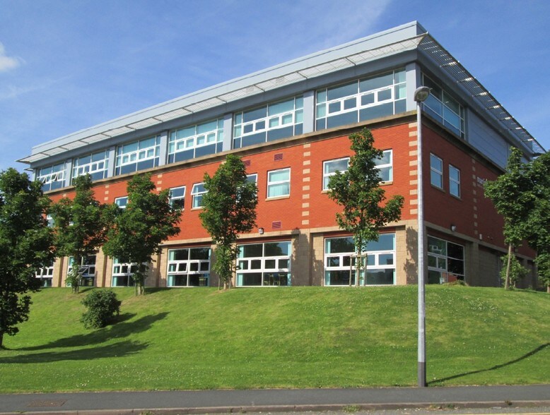 Euston Way, Telford to rent - Building Photo - Image 2 of 2