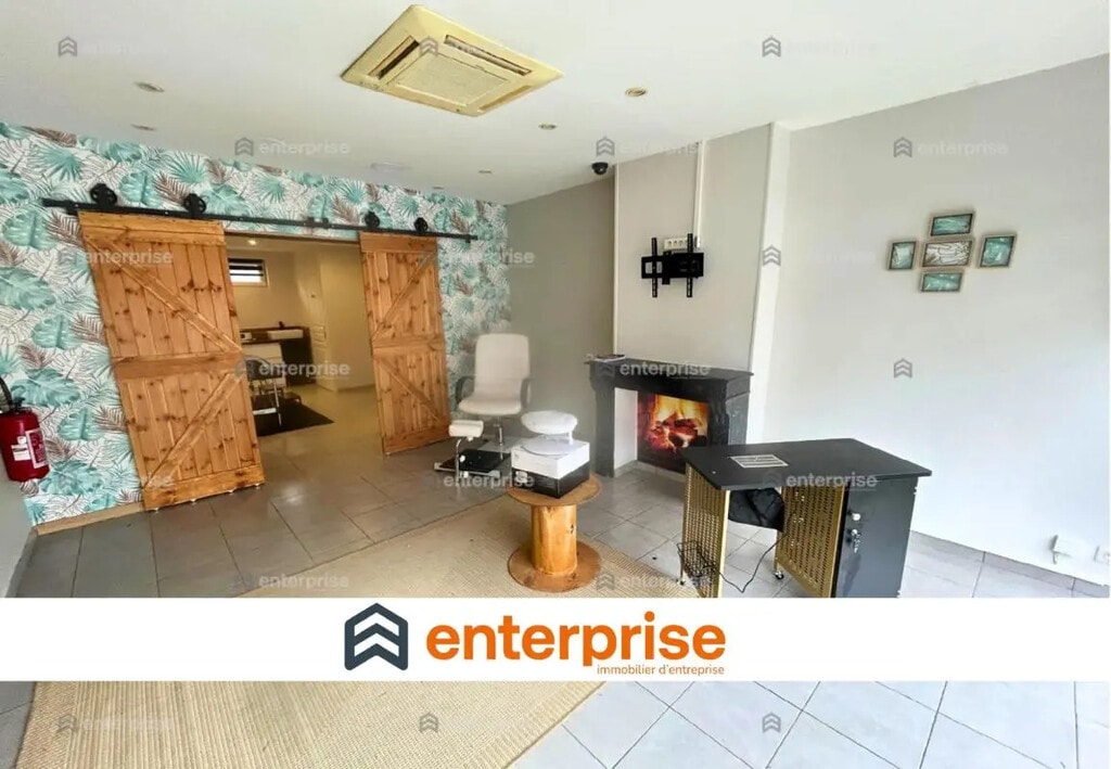 Location Commerce 32 m² - Photo 1