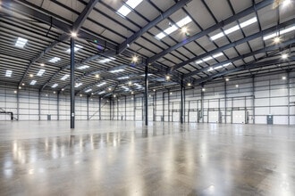 Choats Rd, Dagenham to rent Interior Photo- Image 1 of 14