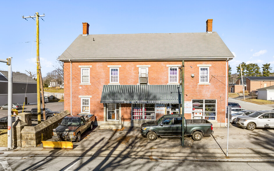 487 Washington St, Coventry, RI for sale - Building Photo - Image 1 of 9