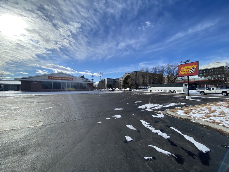 5690 W Alameda Ave, Lakewood, CO for rent - Building Photo - Image 1 of 8