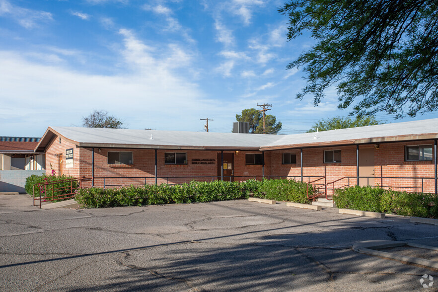 750 S Craycroft Rd, Tucson, AZ for rent - Primary Photo - Image 1 of 6