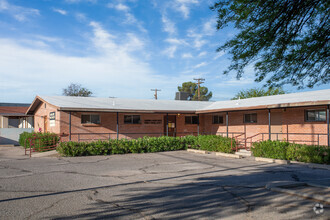 750 S Craycroft Rd, Tucson, AZ for rent Primary Photo- Image 1 of 7