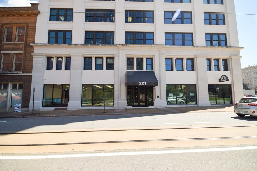 221 W 2nd St, Little Rock, AR for rent - Building Photo - Image 1 of 11