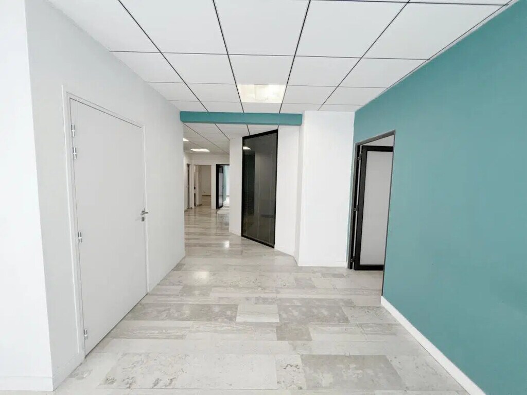 Location Bureaux 150 m² - Photo 1