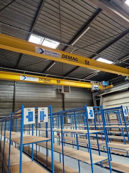 Office in SAINT-OUEN-L'AUMONE to rent - Building Photo - Image 2 of 11