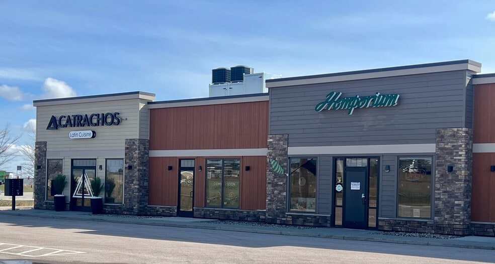 544 Century Rd, Rapid City, SD to rent - Building Photo - Image 3 of 11