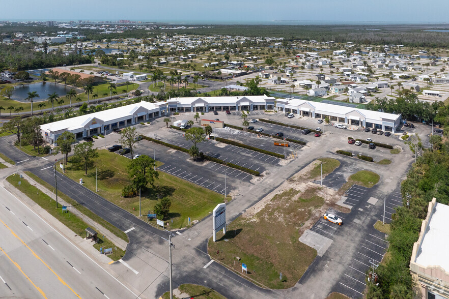 17284 San Carlos Blvd, Fort Myers, FL for sale - Primary Photo - Image 1 of 1