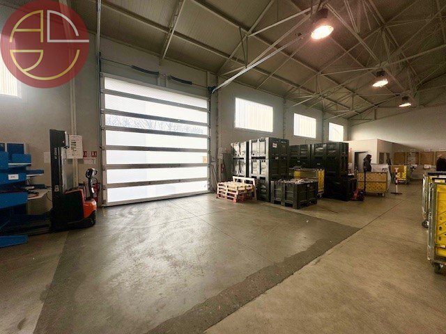 Industrial in Toulouse to rent - Interior Photo - Image 2 of 8