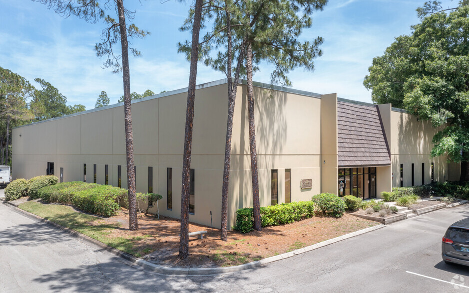 7750-1 Bayberry Rd, Jacksonville, FL for rent - Primary Photo - Image 1 of 21