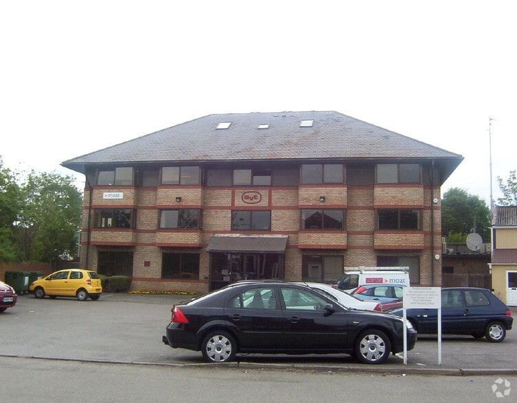 SVT Maldon portfolio of 2 properties for sale on LoopNet.co.uk - Primary Photo - Image 1 of 7