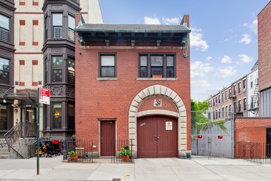 710 Carroll St, Brooklyn, NY for sale - Primary Photo - Image 1 of 1