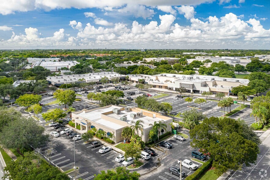 500-598 Riverside Dr, Coral Springs, FL for rent - Aerial - Image 1 of 3