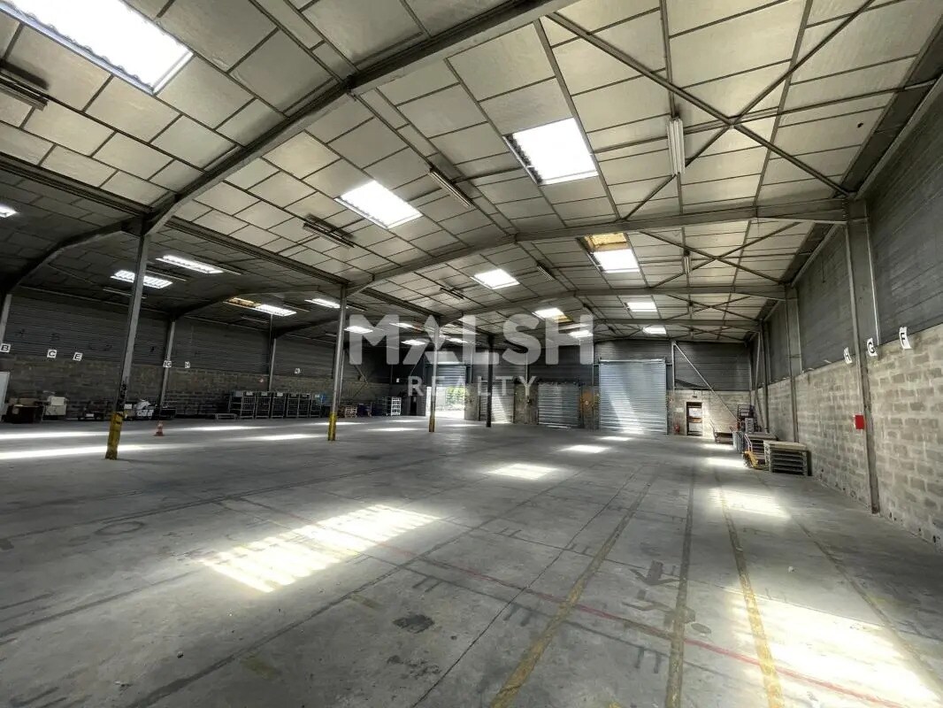 Office in Vaulx-en-Velin to rent Interior Photo- Image 1 of 27