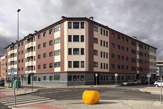 Avenida Derechos Humanos, 30, Ávila, Ávila for sale Primary Photo- Image 1 of 3