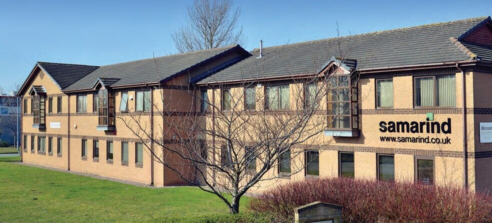 Parkway, Deeside to rent - Building Photo - Image 2 of 3