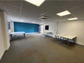New Mill End, Luton to rent Interior Photo- Image 1 of 2