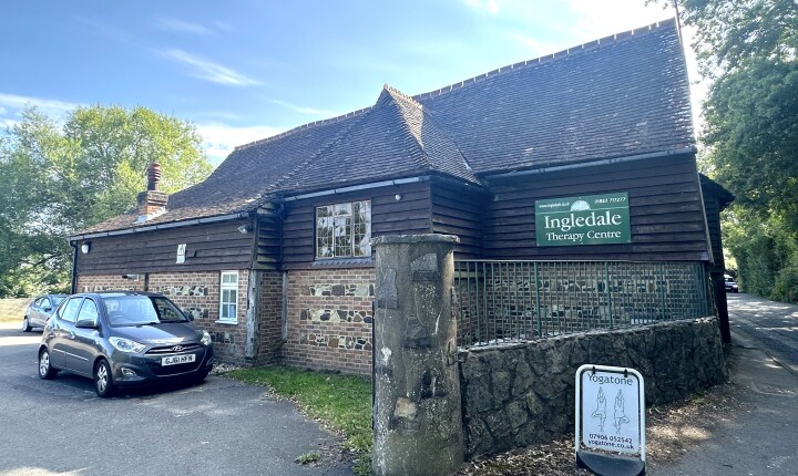 1 Tanhouse Rd, Oxted for sale - Building Photo - Image 1 of 1