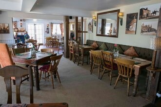 3 Corfe Rd, Stoborough to rent Interior Photo- Image 2 of 2