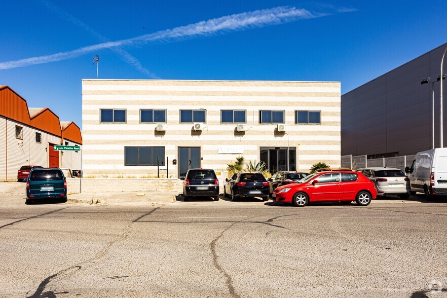 Industrial in Móstoles, MAD for sale - Primary Photo - Image 1 of 4