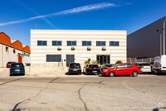 Industrial in Móstoles, MAD for sale Primary Photo- Image 1 of 5