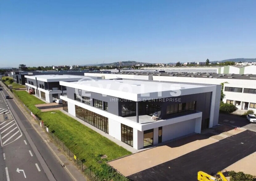 Light Industrial in Arnas to rent - Building Photo - Image 1 of 25