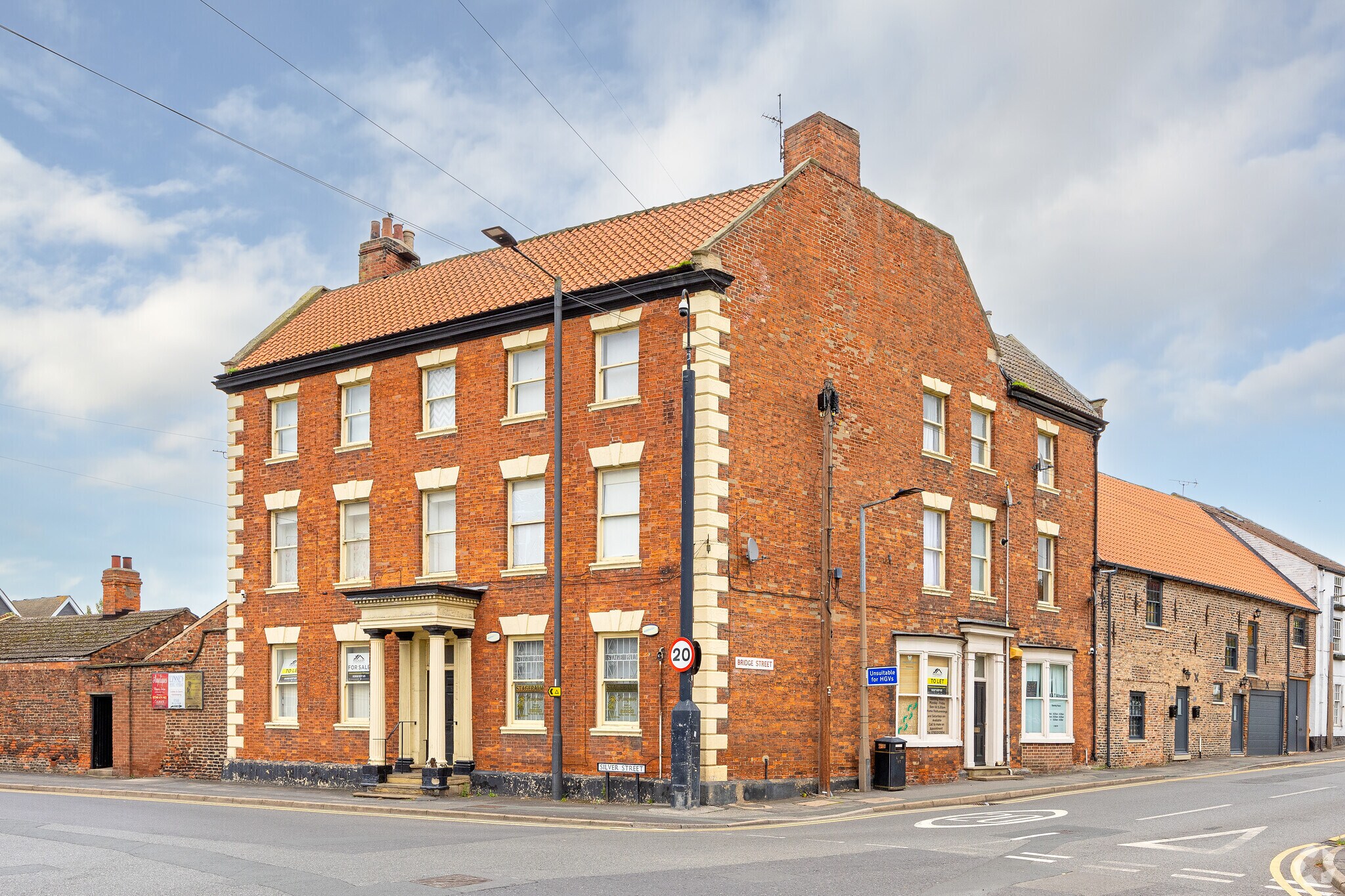 30-31 Bridge St, Thorne to rent Primary Photo- Image 1 of 12