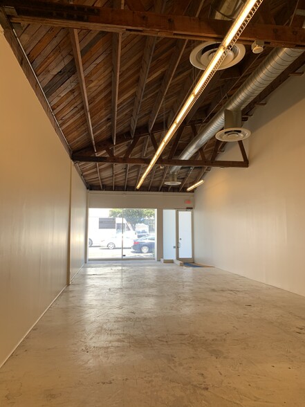 8404-8408 Beverly Blvd, Los Angeles, CA for rent - Interior Photo - Image 3 of 8