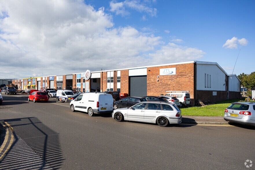 11C Edison Rd, Eastbourne to rent - Primary Photo - Image 1 of 21