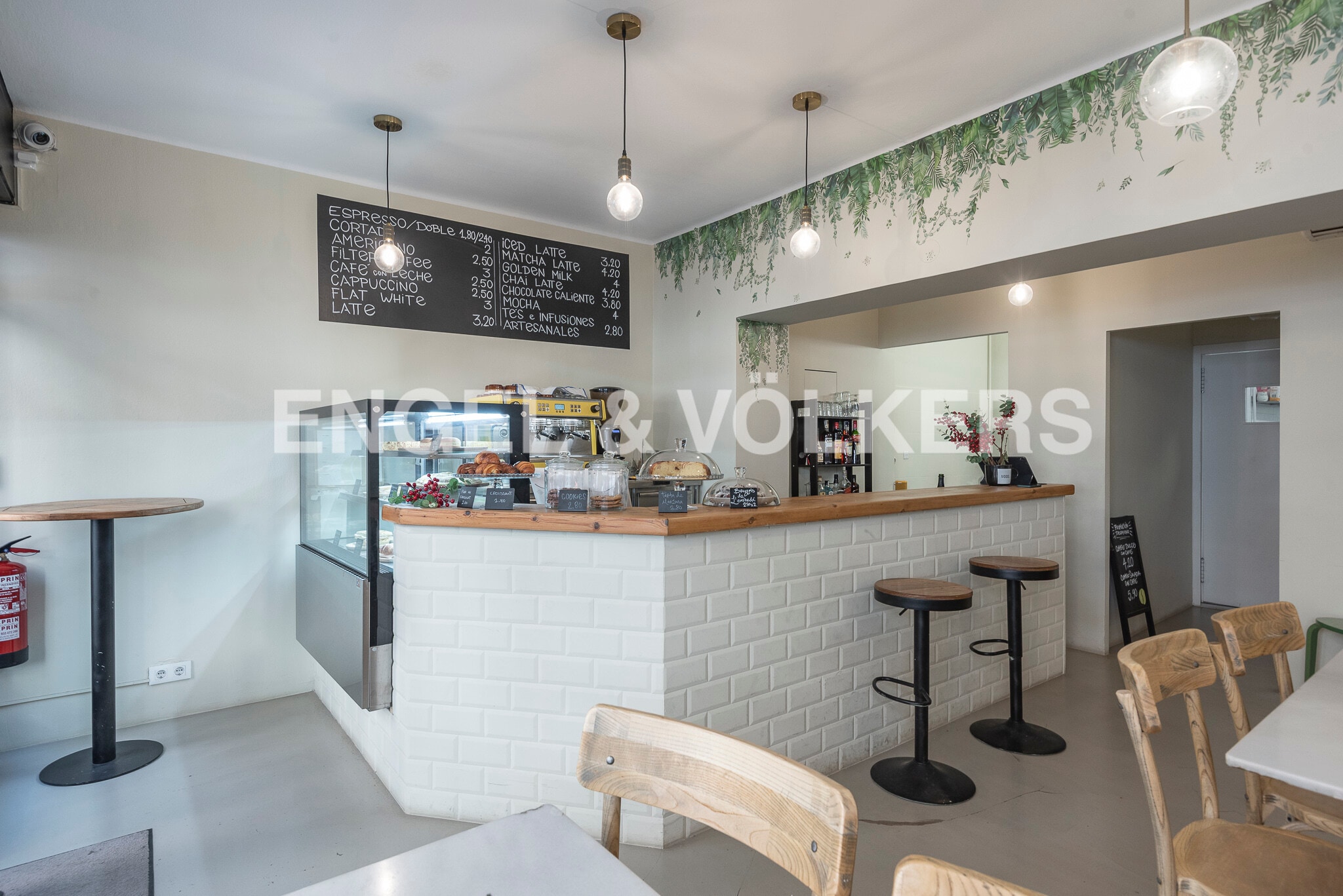 Retail in Barcelona, Barcelona to rent Interior Photo- Image 1 of 8