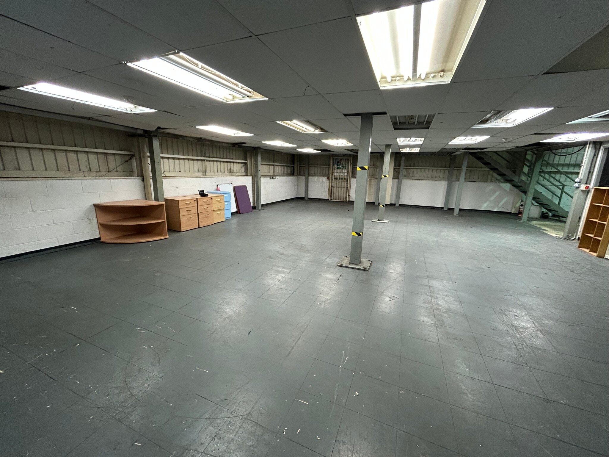 Bowen Industrial Estate, Aberbargoed to rent Interior Photo- Image 1 of 7