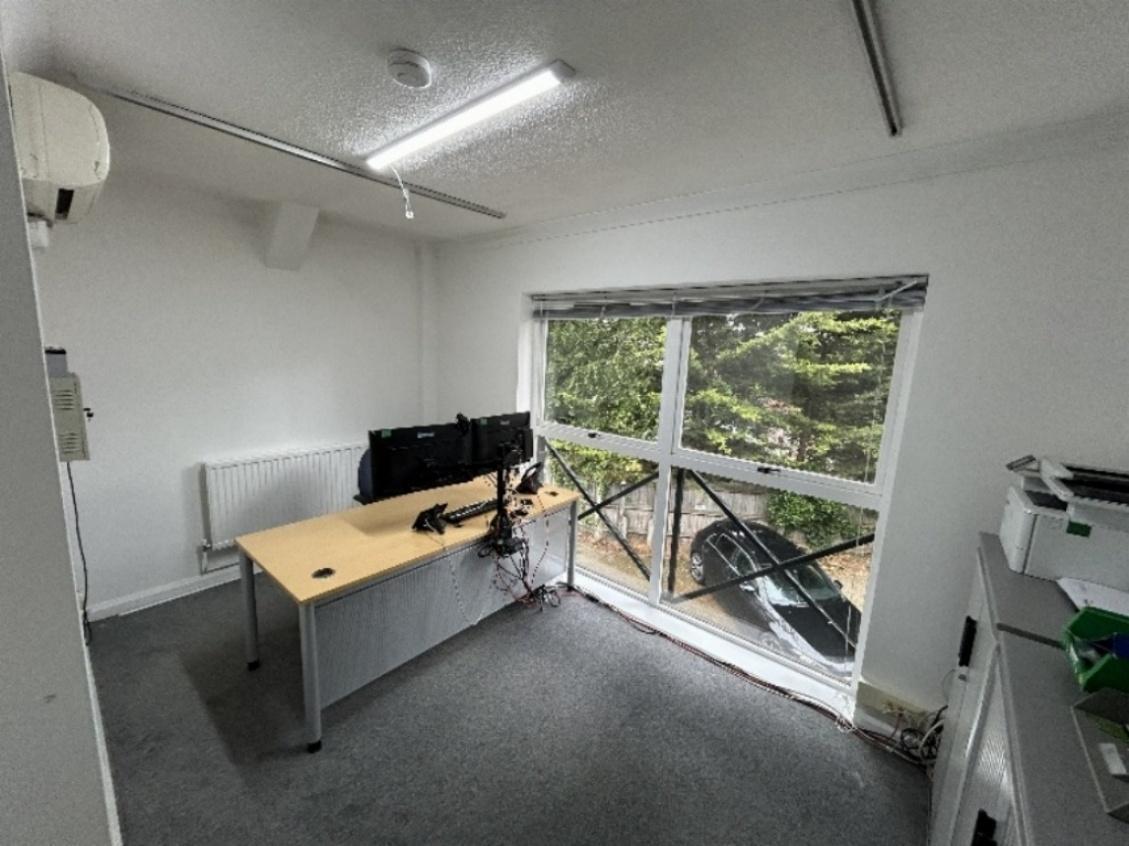 Station Rd, Great Shelford, CAM CB22 5NE - Unit 4 - - Interior Photo - Image 1 of 5