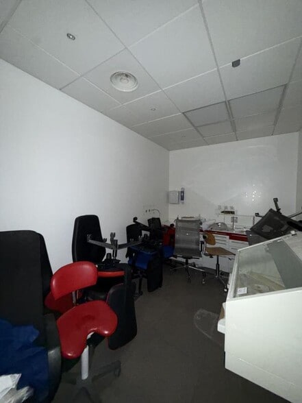 Office / Medical in Paris to rent - Interior Photo - Image 3 of 16