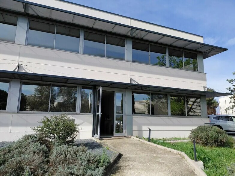 Office in Saint-Jean-de-Védas to rent - Primary Photo - Image 1 of 9