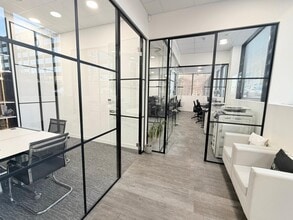 Lyon Rd, Harrow to rent Interior Photo- Image 1 of 6