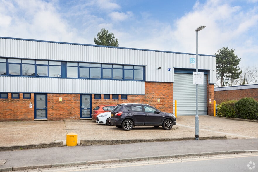 Eldon Way, Paddock Wood to rent - Building Photo - Image 3 of 5