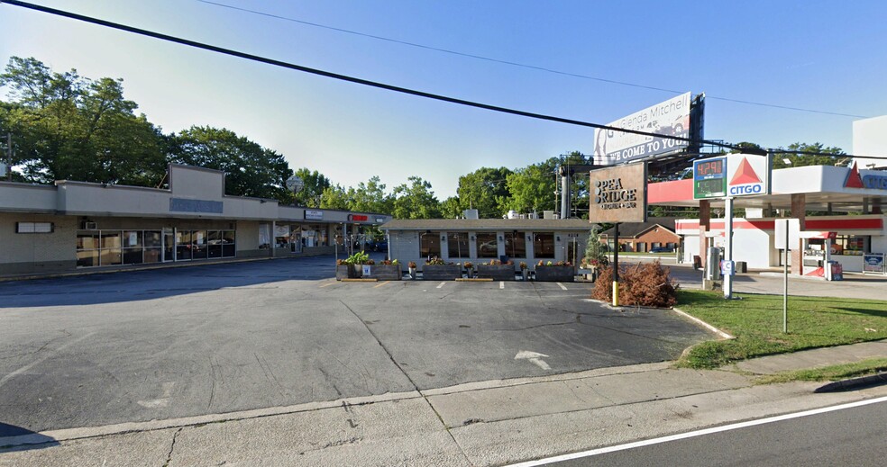 2611 Lawrenceville Hwy, Decatur, GA for rent - Building Photo - Image 1 of 6