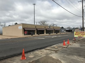 129 N 5th St, Silsbee, TX for rent Building Photo- Image 1 of 16