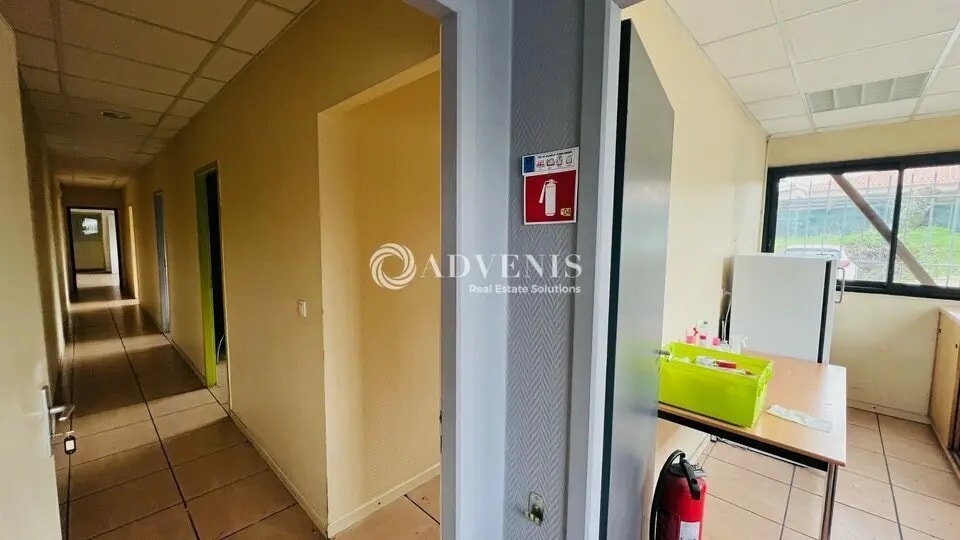 Office in Gradignan to rent - Interior Photo - Image 2 of 10
