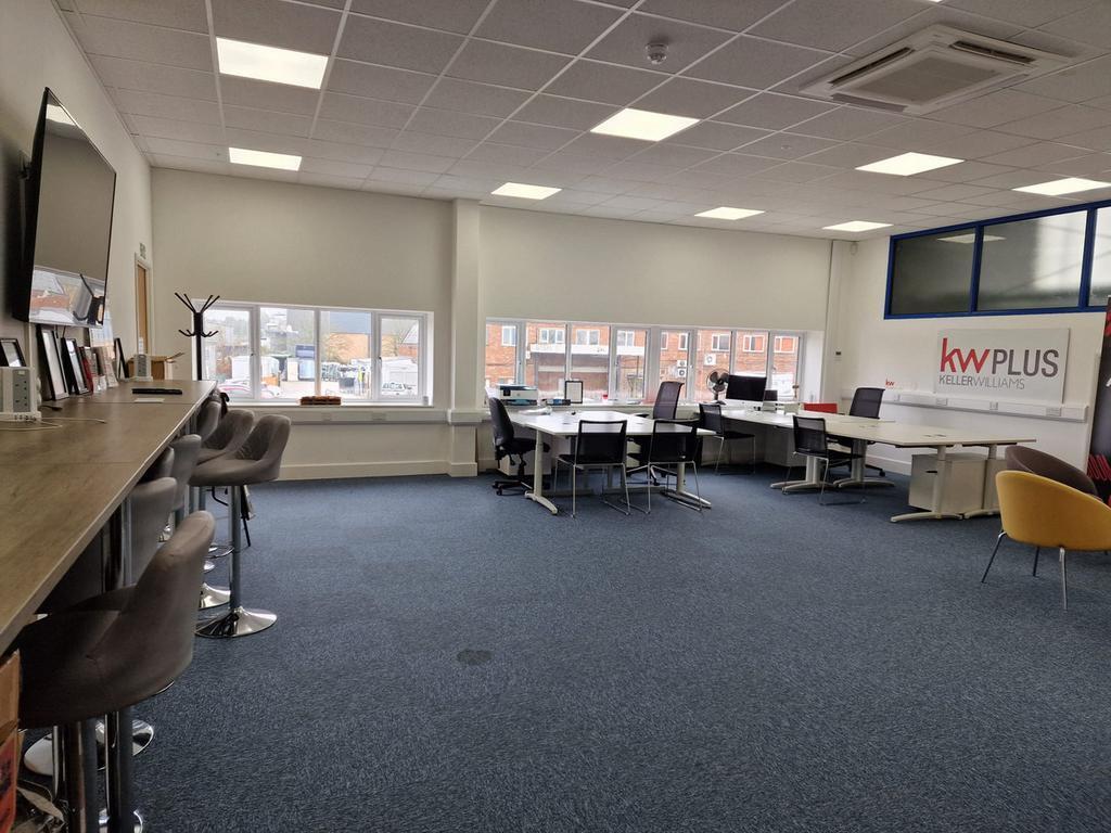 31-31A Robjohns Rd, Chelmsford to rent Building Photo- Image 1 of 5