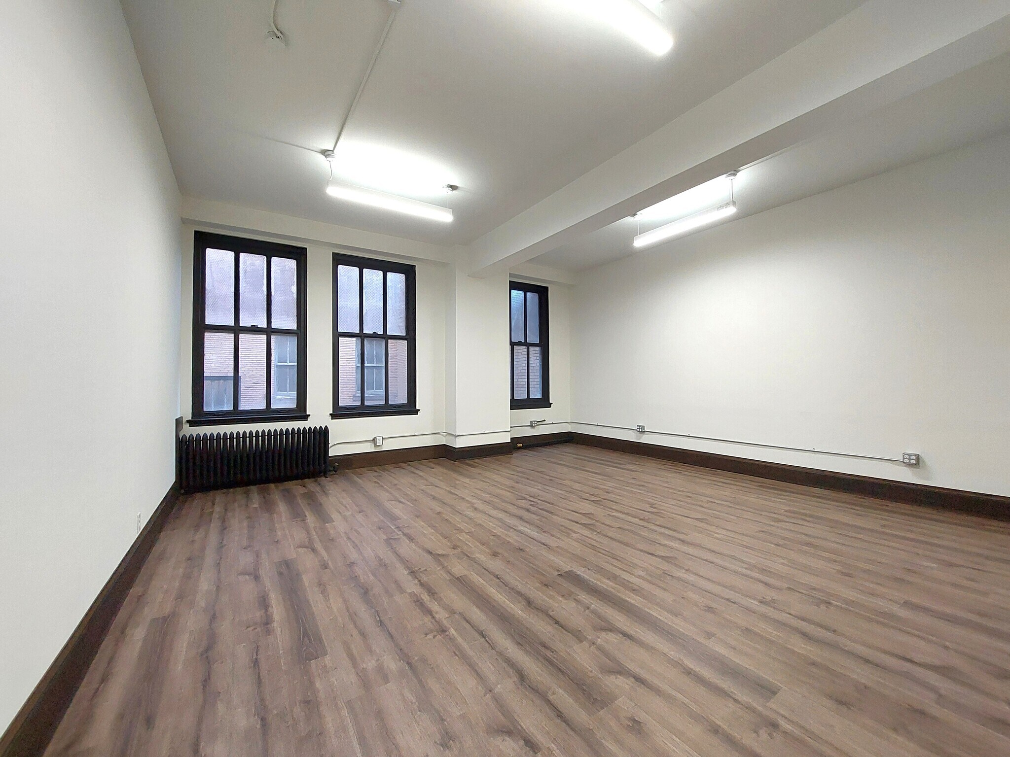 275 4th St E, Saint Paul, MN to rent Interior Photo- Image 1 of 3