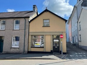 11 New Rd, Llandeilo for sale Building Photo- Image 1 of 1