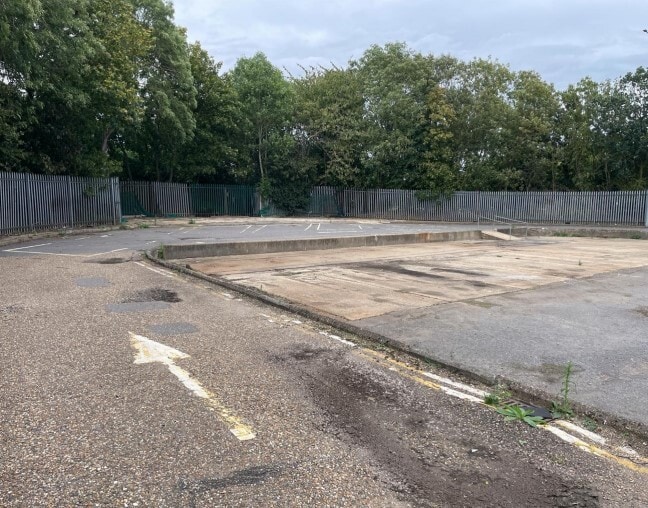 Hatfield Park, Hatfield to rent Primary Photo- Image 1 of 3