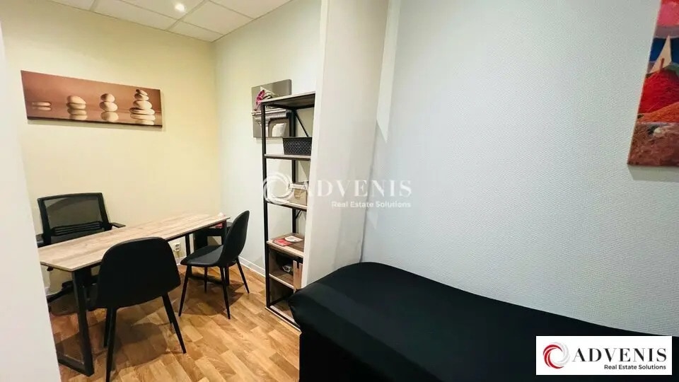 Retail in Mérignac to rent - Interior Photo - Image 3 of 9
