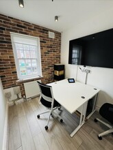 116A Golders Green Rd, London for rent Interior Photo- Image 2 of 8